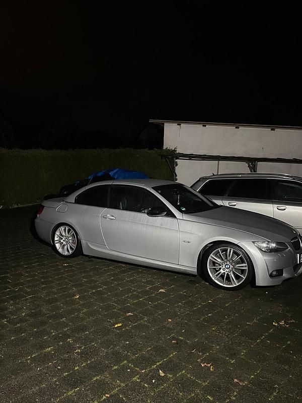 Silber Gebraucht 2007 BMW 320 Cabriolet M Sport Cabrio | 6.500 € (Fairer Preis) - Bild 1/4