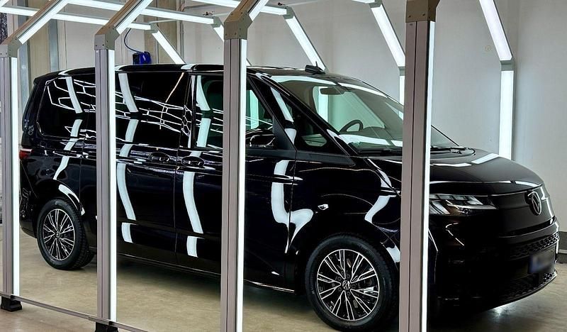 Gebraucht VW Multivan 204 PS (150 kW) 2024 Schwarz Van