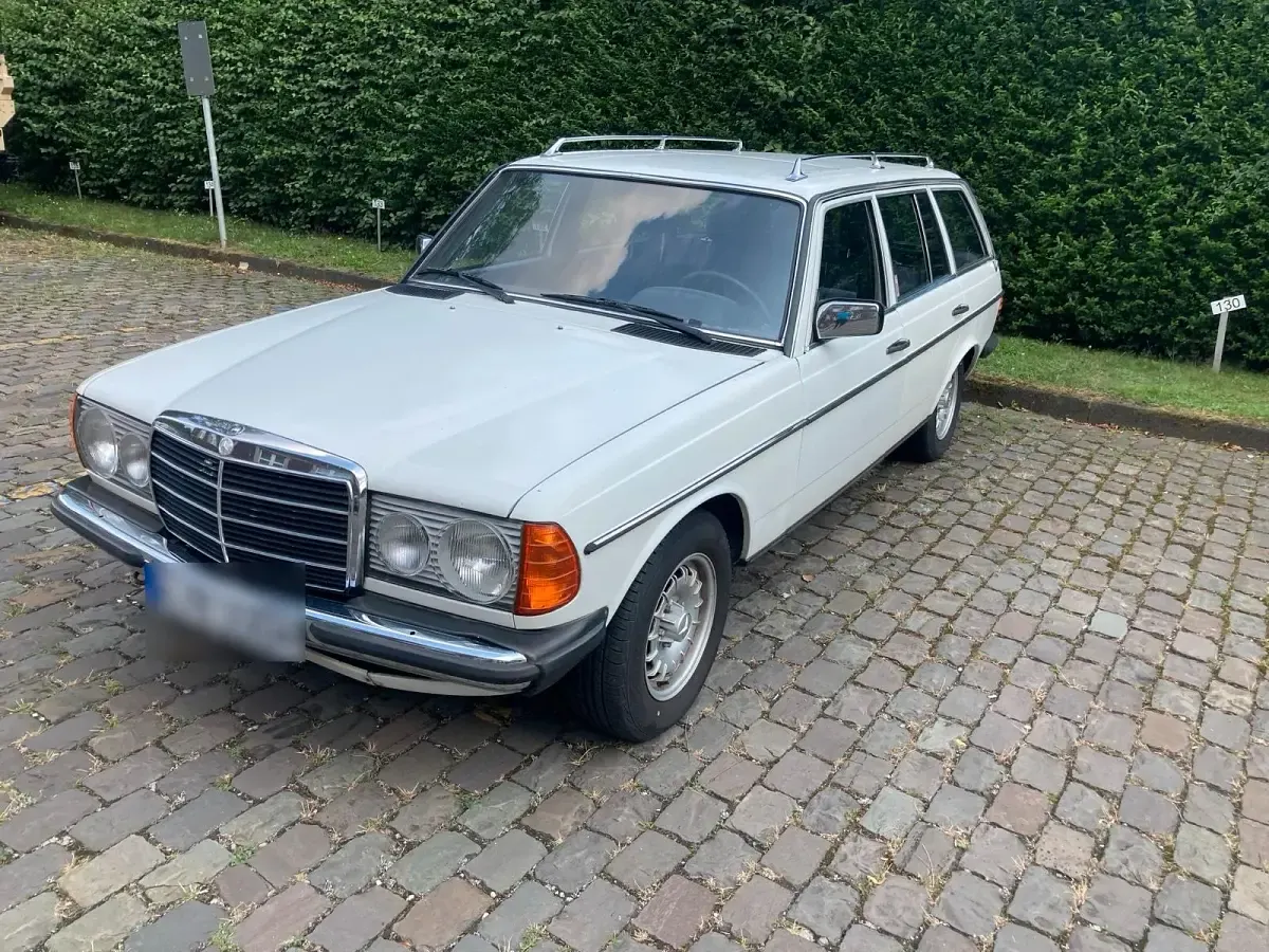 Gebraucht Mercedes 230 136 PS (100 kW) 1983 Weiß Kombi