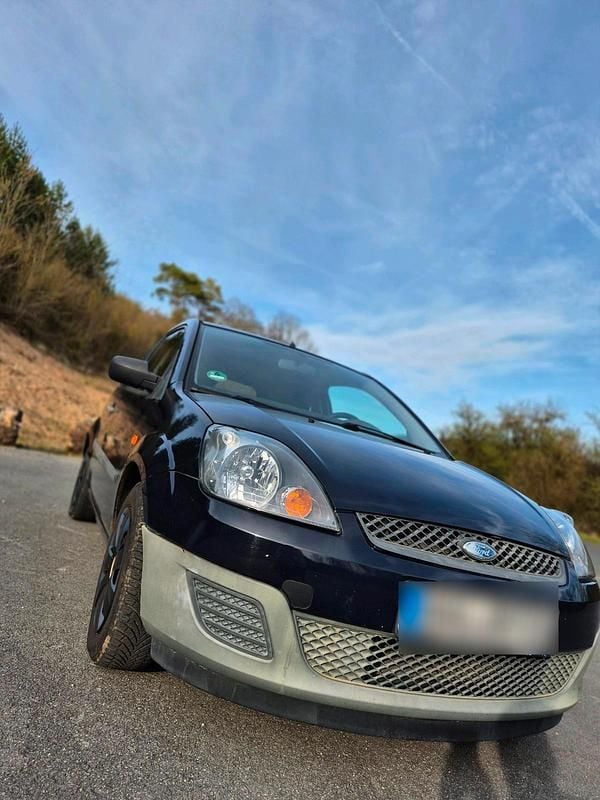 Gebraucht Ford Fiesta 60 PS (44 kW) 2005 Blau Kleinwagen