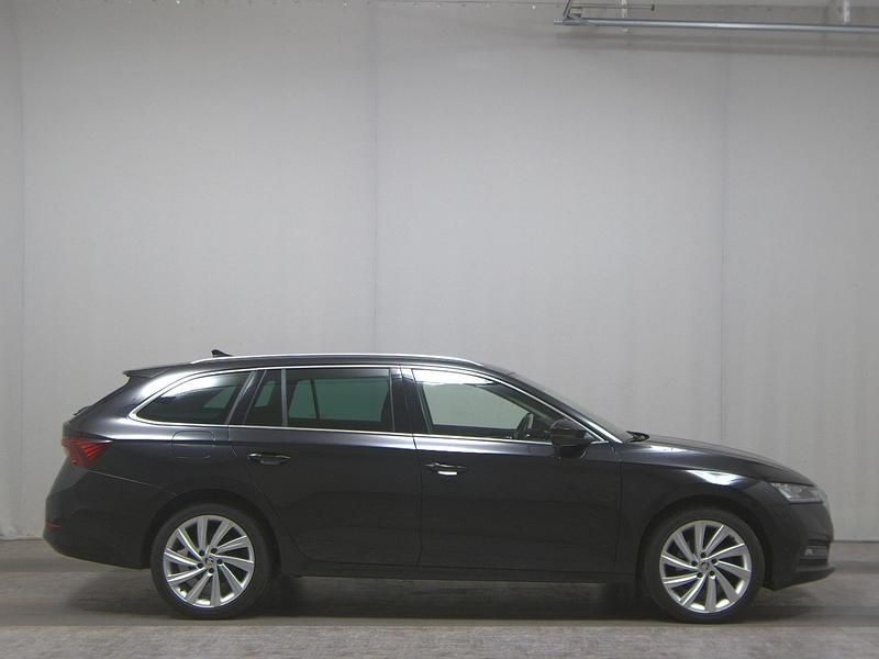 Schwarz Gebraucht 2021 Skoda Octavia First Edition Kombi | 14.450 € (Fairer Preis) - Bild 1/4