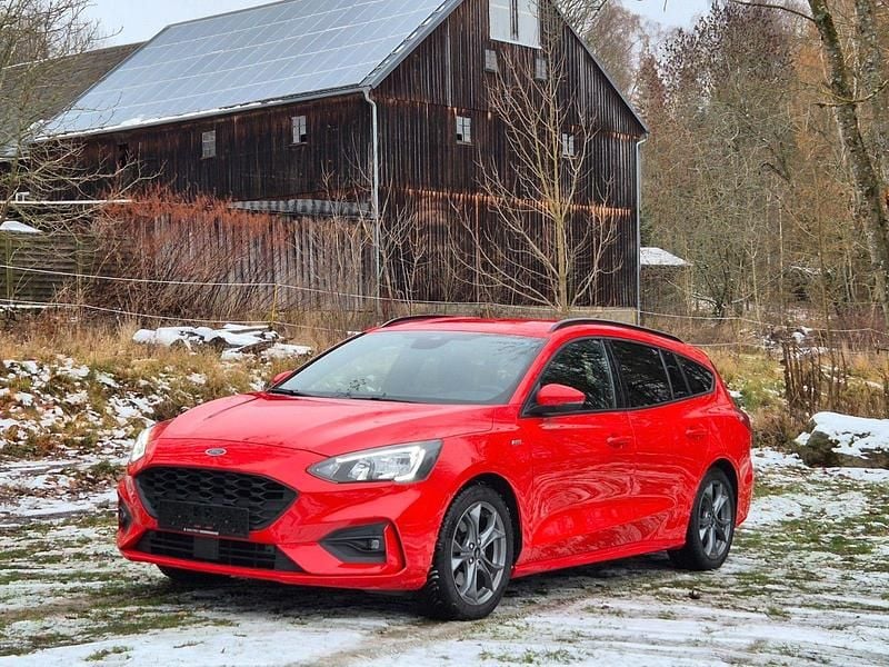Rot Gebraucht 2020 Ford Focus ST-Line Kombi | 14.589 € (Superpreis) - Bild 1/4