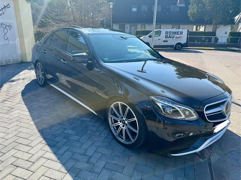 Gebraucht Mercedes E300 AMG 231 PS (169 kW) 2015 Schwarz Limousine