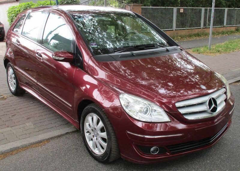 Rot Gebraucht 2007 Mercedes B200 Van / Kleinbus | 3.650 € (Guter Preis) - Bild 1/4