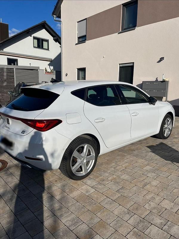 Gebraucht Seat Leon FR 150 PS (110 kW) 2021 Weiß Limousine