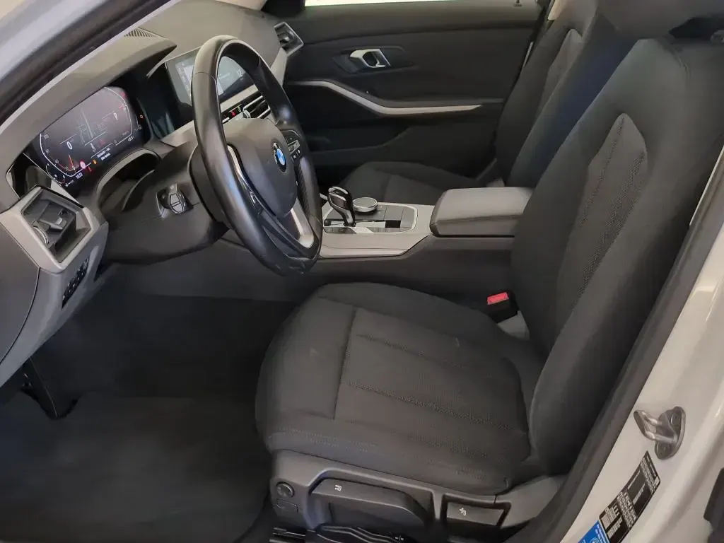 Gebraucht BMW 318 150 PS (110 kW) 2022 Weiß Kombi