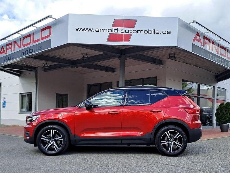 Rot Gebraucht 2020 Volvo XC40 R-Design SUV | 29.990 € (Fairer Preis) - Bild 1/4