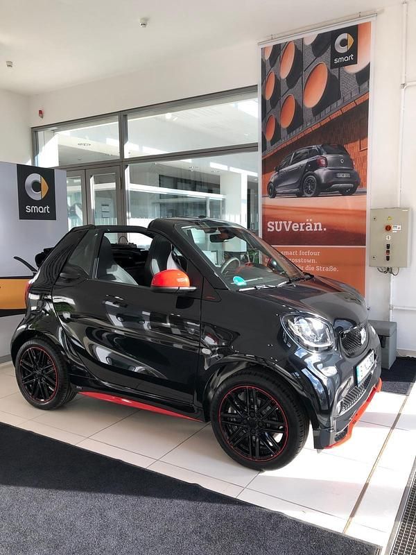 Schwarz Gebraucht 2019 Smart ForTwo Cabrio Passion Cabrio | 25.900 € - Bild 1/4