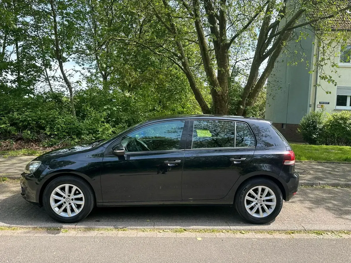 Gebraucht VW Golf VI 122 PS (89 kW) 2010 Schwarz Kleinwagen