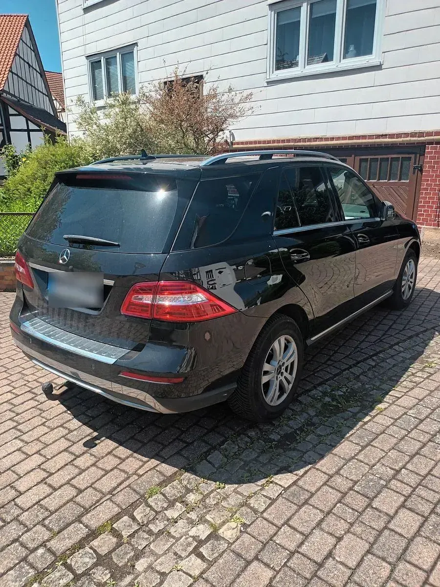 Gebraucht Mercedes ML250 204 PS (150 kW) 2011 Schwarz SUV