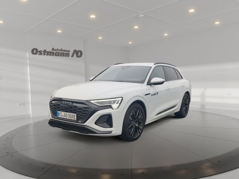 Gletscherweiss metallic Gebraucht 2025 Audi Q8 e-tron Ambiente SUV | 62.880 € (Teuer) - Bild 1/4