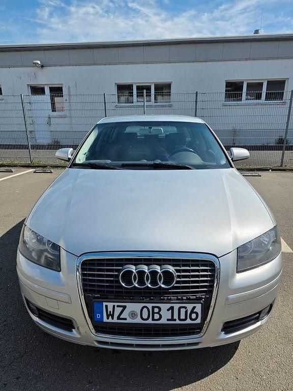Używany Audi A3 Attraction 102 KM (75 kW) 2005 Szary Hatchback