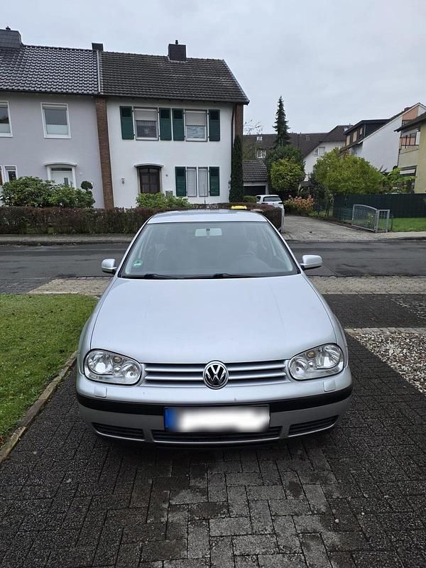 Gebraucht VW Golf IV 102 PS (75 kW) 2001 Silber Limousine