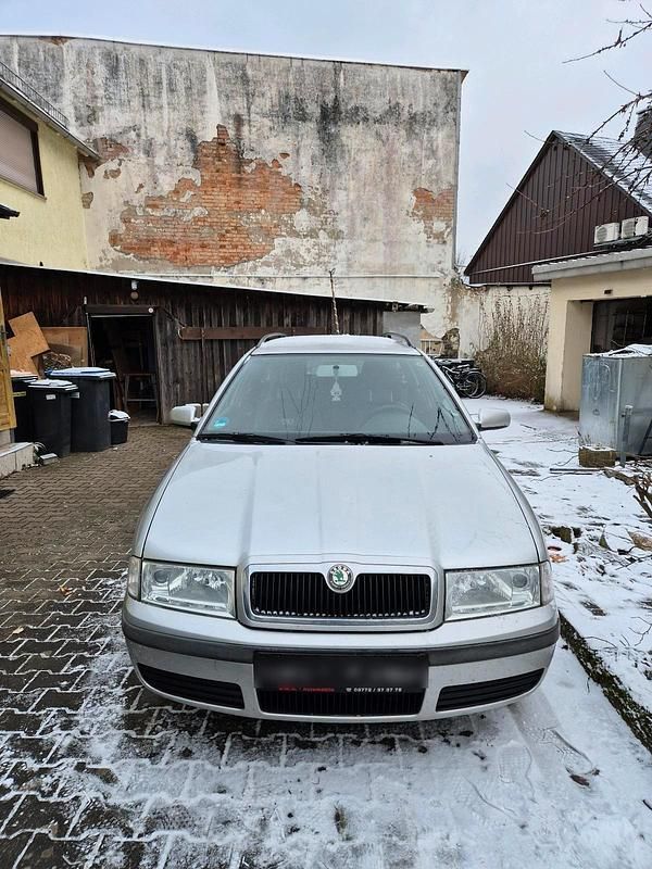Silber Gebraucht 2002 Skoda Octavia Kombi | 1.000 € (Guter Preis) - Bild 1/4