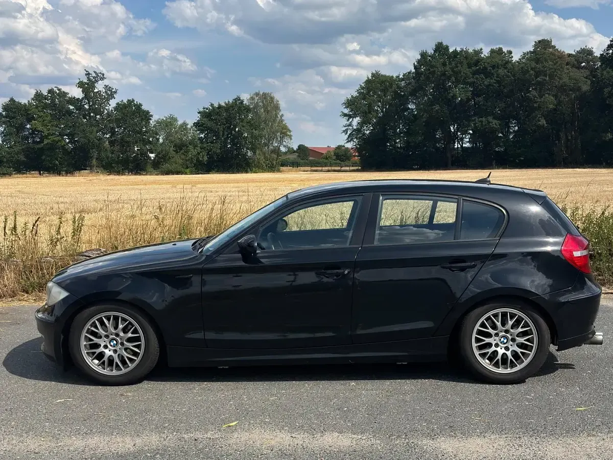 Gebraucht BMW 118 143 PS (105 kW) 2009 Schwarz Kleinwagen