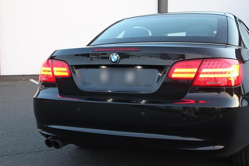 Gebraucht BMW 325 Cabriolet 218 PS (160 kW) 2010 Schwarz Cabrio