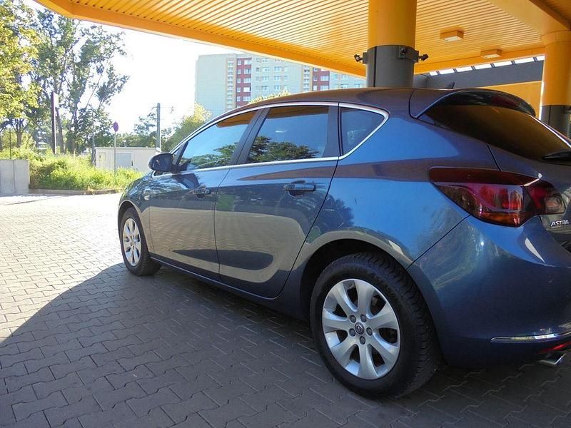 Blau Gebraucht 2015 Opel Astra Exklusiv Limousine | 8.950 € (Guter Preis) - Bild 1/4