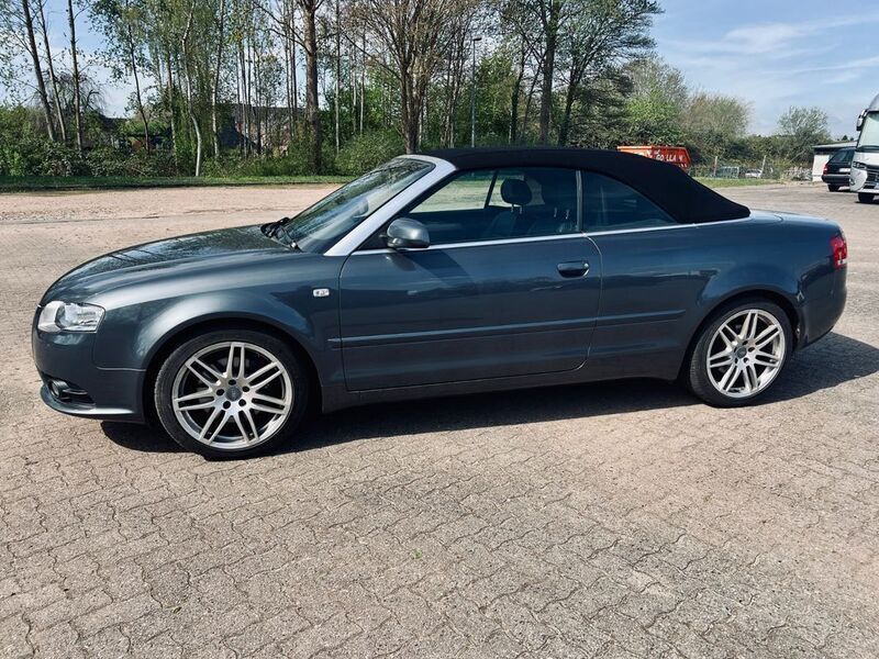 Grau Gebraucht 2009 Audi A4 Cabriolet Design Cabrio | 10.250 € (Fairer Preis) - Bild 1/4