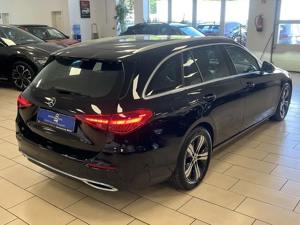 Gebraucht Mercedes C200 Avantgarde 163 PS (119 kW) 2024 Schwarz Kombi