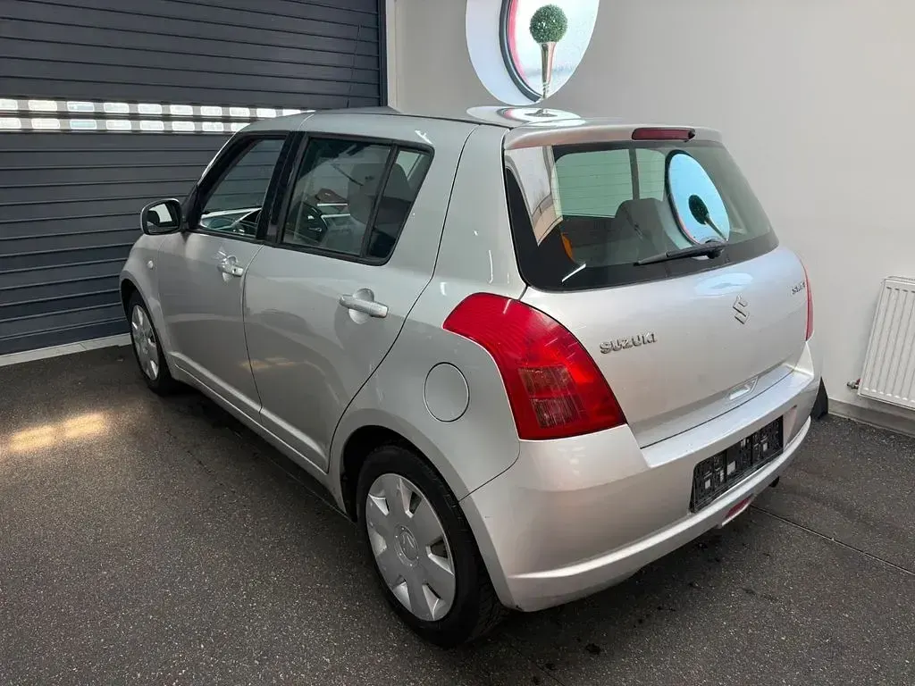 Gebraucht Suzuki Swift Snow 92 PS (67 kW) 2007 Silber Kleinwagen