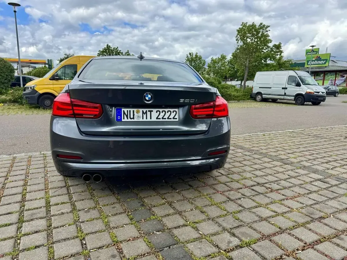Gebraucht BMW 320 Advantage 184 PS (135 kW) 2016 Grau Limousine