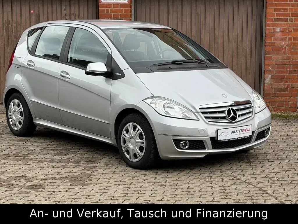 Gebraucht Mercedes A160 95 PS (69 kW) 2012 Silber Kleinwagen