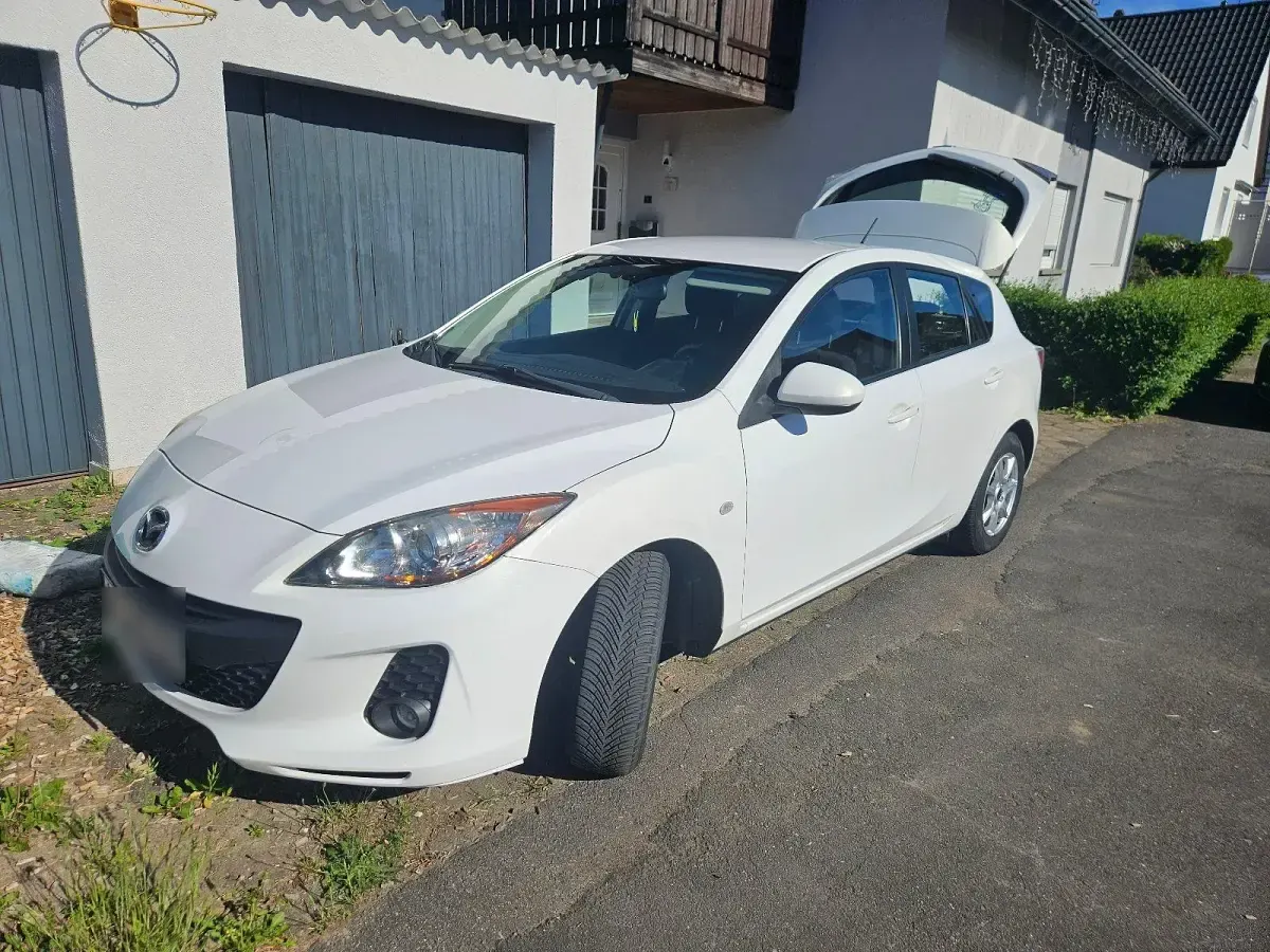 Gebraucht Mazda 3 Edition 105 PS (77 kW) 2011 Weiß Limousine