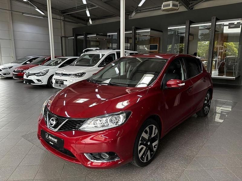 Force red metallic Gebraucht 2016 Nissan Pulsar Tekna Limousine | 10.490 € (Fairer Preis) - Bild 1/4