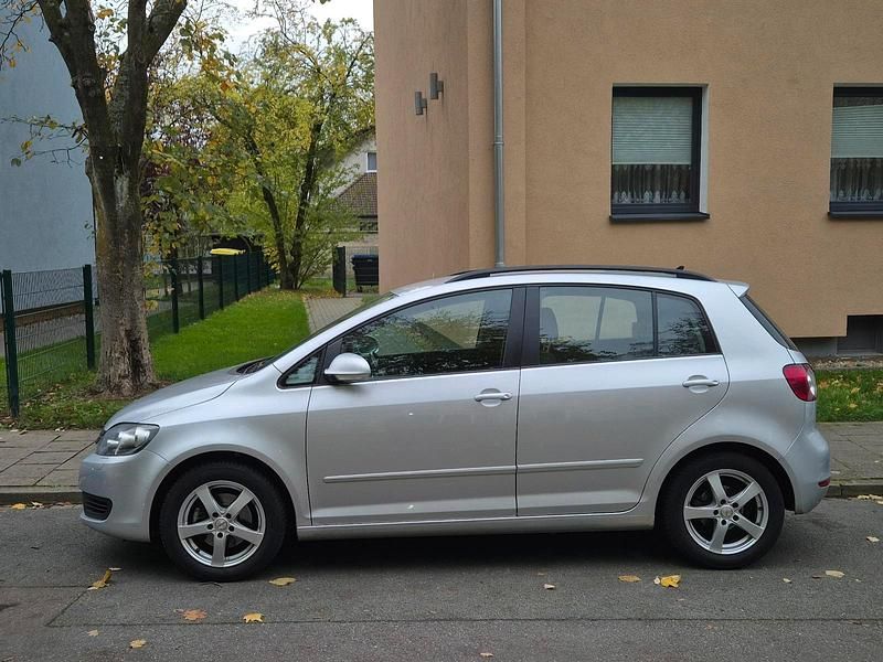 Silber Gebraucht 2009 VW Golf VI Limousine | 3.666 € (Fairer Preis) - Bild 1/4