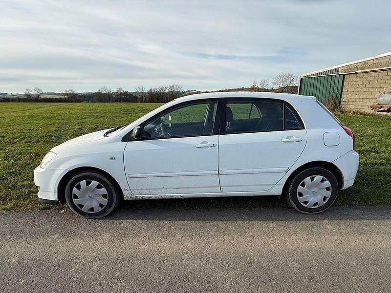 Weiß Gebraucht 2006 Toyota Corolla Limousine | 1.800 € (Fairer Preis) - Bild 1/4