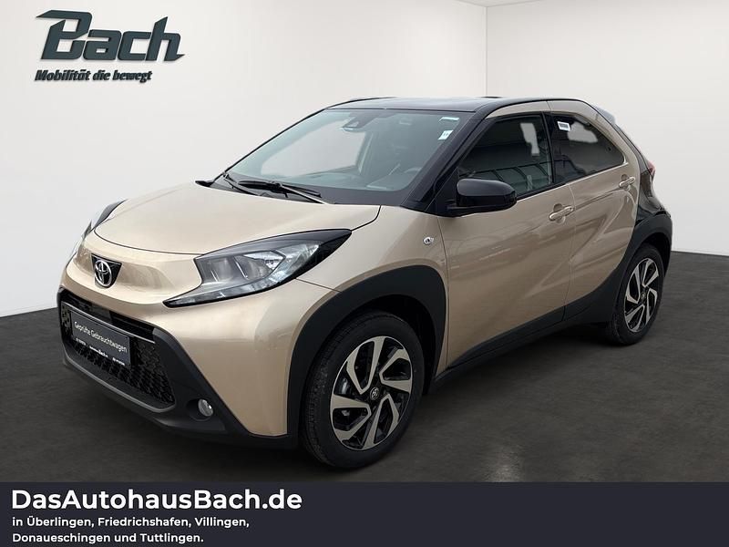 Ginger beige / schwarz Gebraucht 2025 Toyota Aygo Kleinwagen | 19.450 € (Teuer) - Bild 1/4
