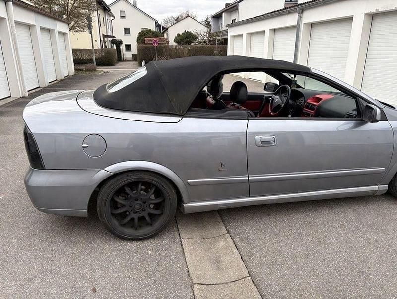 Gebraucht Opel Astra Cabriolet 147 PS (108 kW) 2003 Grau Cabrio