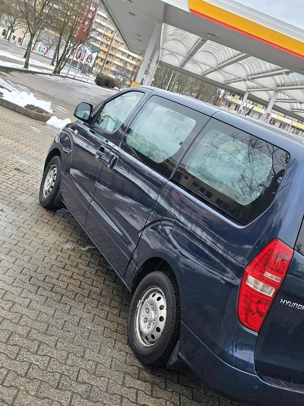 Gebraucht Hyundai H-1 170 PS (125 kW) 2010 Blau Van / Kleinbus