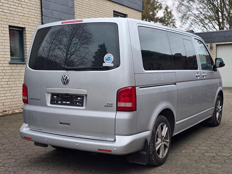 Gebraucht VW Multivan Highline 180 PS (132 kW) 2011 Grau Van