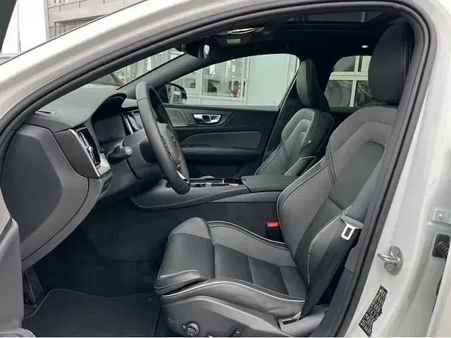 Gebraucht Volvo V60 Plus 349 PS (256 kW) 2024 Weiß Kombi