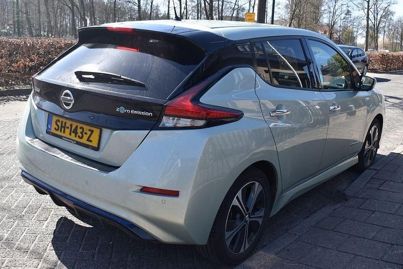 Gebraucht Nissan Leaf 110 kW (150 PS) 2018 Grau Kleinwagen