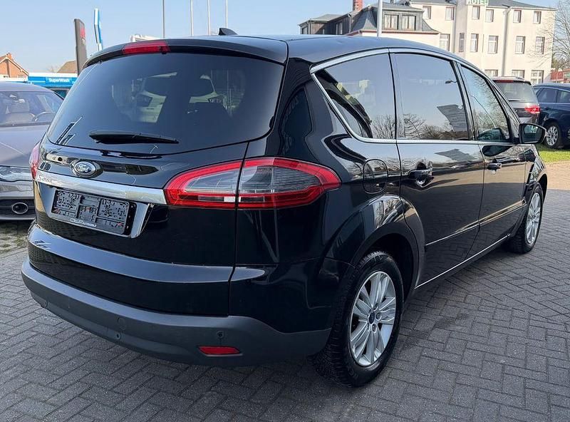 Gebraucht Ford S-MAX Titanium 140 PS (102 kW) 2014 Schwarz Van / Kleinbus