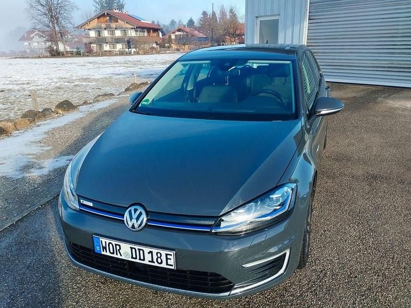 Gebraucht VW e-Golf 100 kW (136 PS) 2019 Grau Kleinwagen