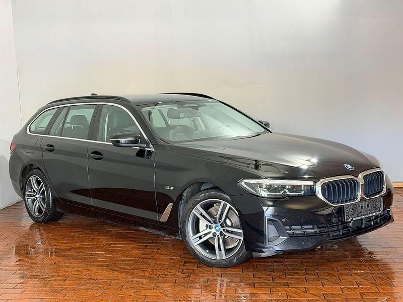 Gebraucht BMW 530e Sport Line 292 PS (214 kW) 2022 Schwarz Limousine
