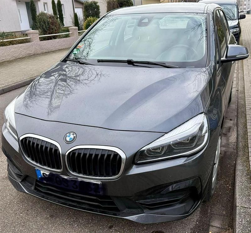 Gebraucht BMW 216 Advantage 116 PS (85 kW) 2020 Grau Kombi