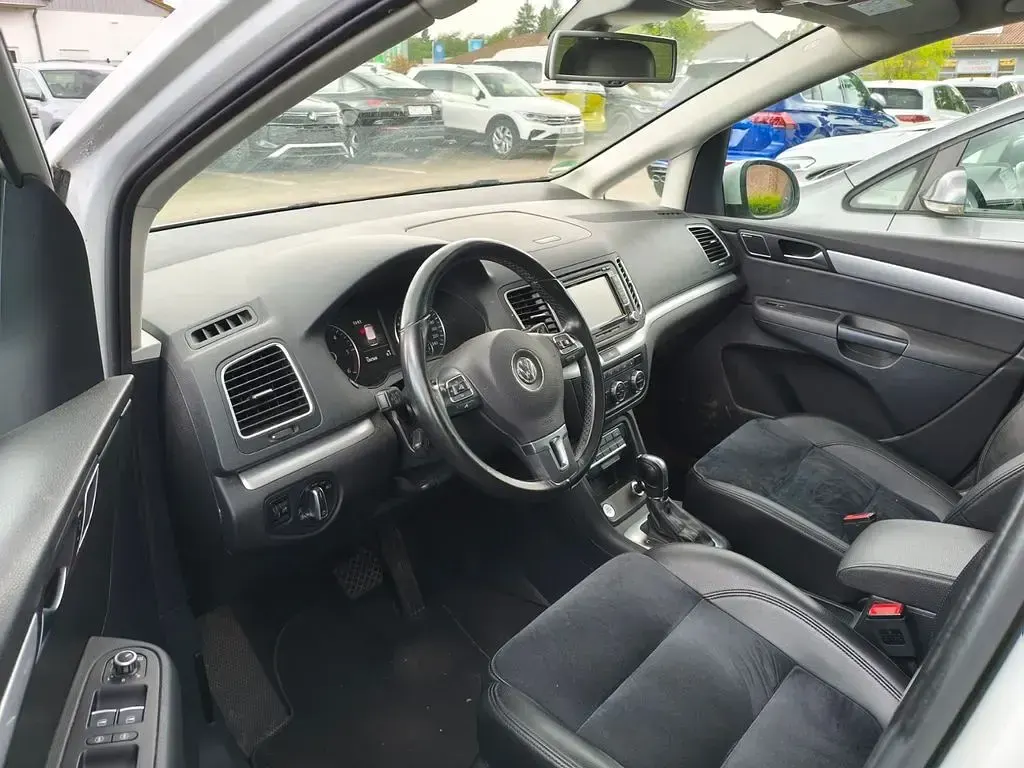 Gebraucht VW Sharan 177 PS (130 kW) 2015 Oryxweiß perlmutteffekt Van / Kleinbus