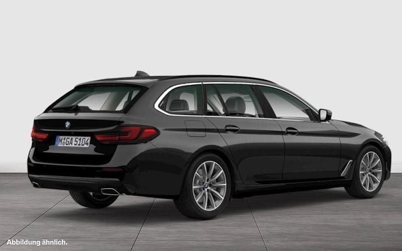 Gebraucht BMW 520 Sport Line 190 PS (139 kW) 2023 Schwarz Kombi