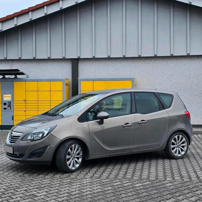 Gebraucht Opel Meriva 100 PS (73 kW) 2011 Silber Van / Kleinbus