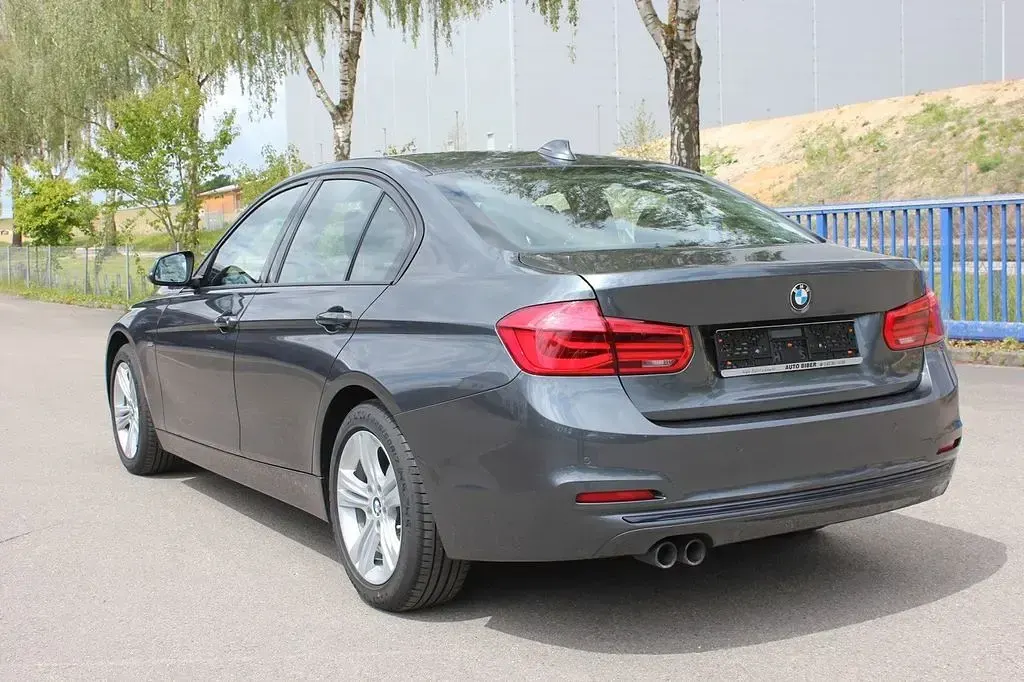 Gebraucht BMW 320 Sport Line 190 PS (139 kW) 2018 Grau Limousine