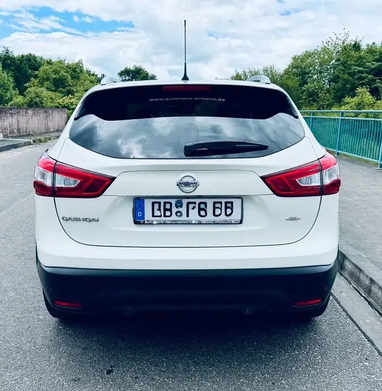 Gebraucht Nissan Qashqai Tekna 163 PS (119 kW) 2017 Weiß SUV