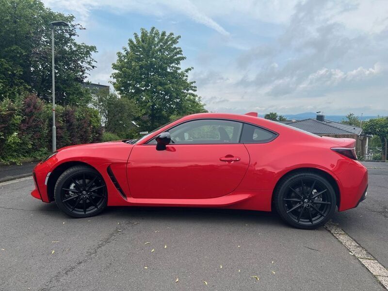 Rot Gebraucht 2024 Toyota GR86 Premium Coupé | 38.500 € (Etwas zu teuer) - Bild 1/4