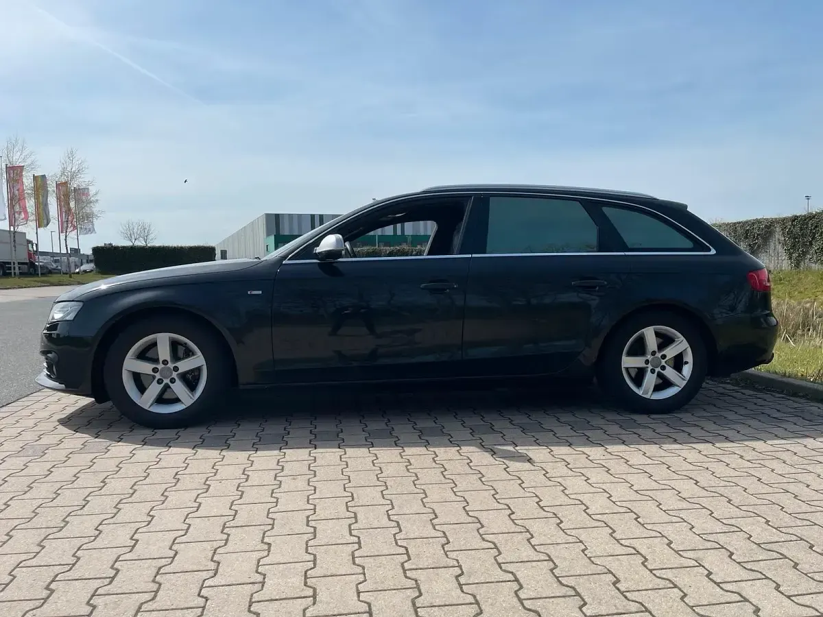 Gebraucht Audi A4 S-Line 160 PS (117 kW) 2011 Schwarz Kombi