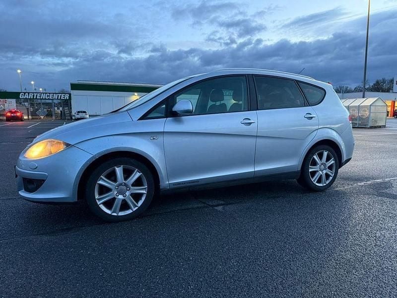 Gebraucht Seat Altea XL Comfort 140 PS (102 kW) 2009 Grau Van / Kleinbus