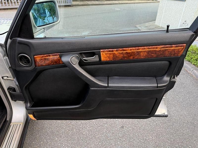 Gebraucht BMW 740 286 PS (210 kW) 1993 Silber Limousine