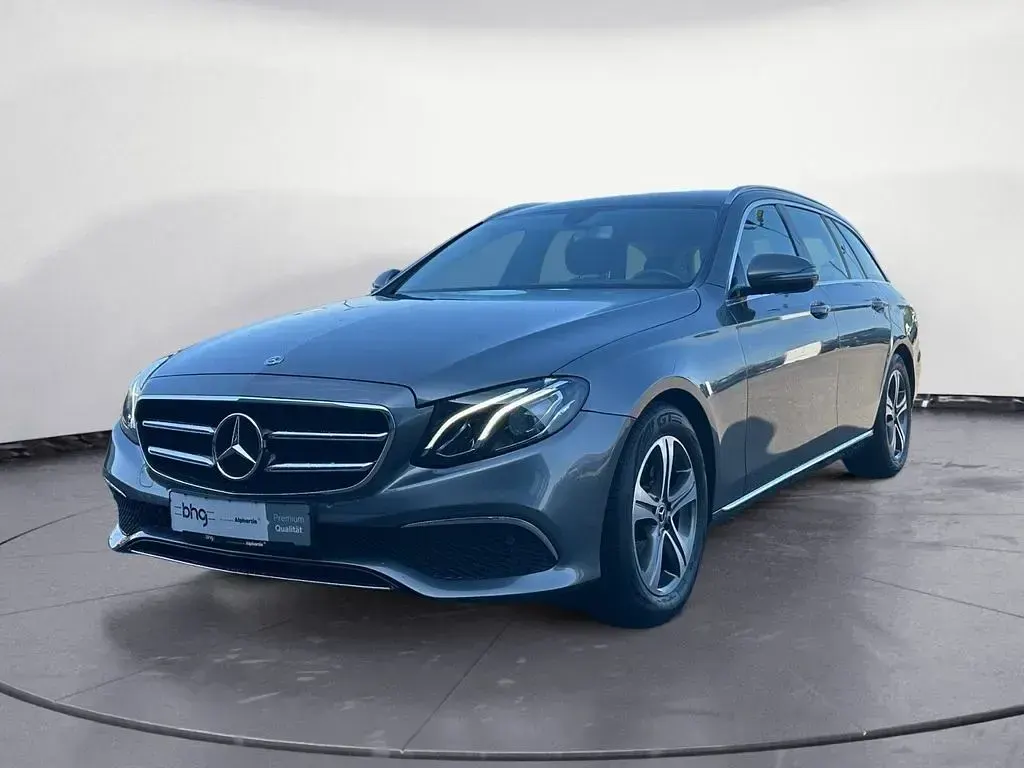 Gebraucht Mercedes E220 Avantgarde 194 PS (142 kW) 2020 Grau Kombi